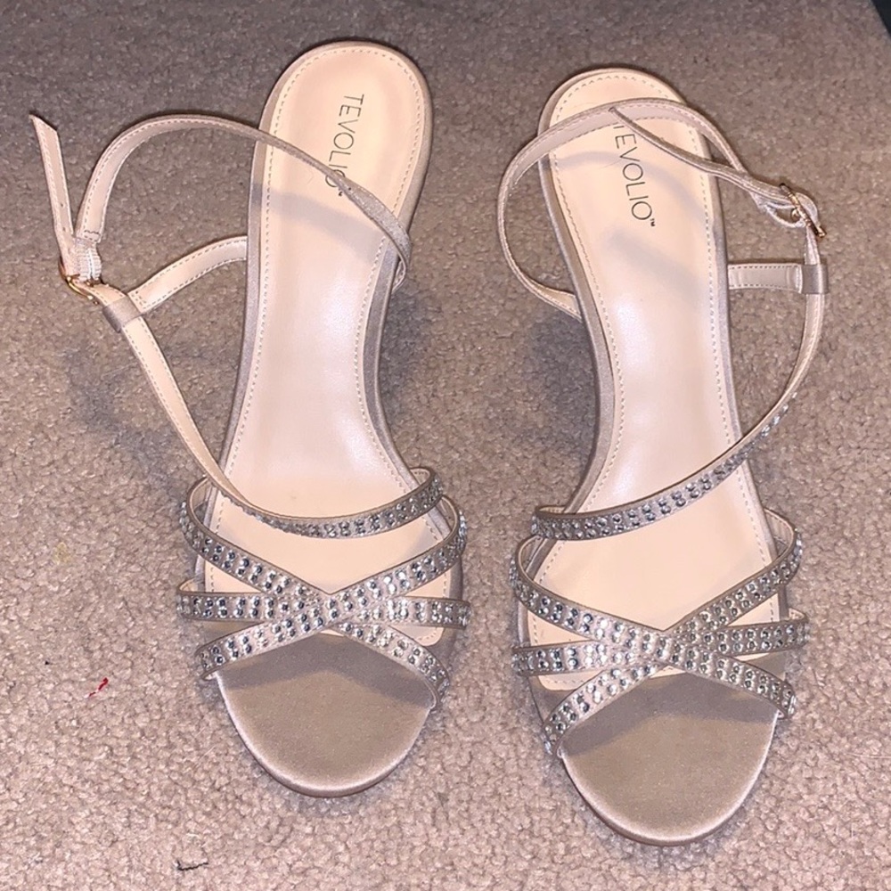 Tevolio beige formal heels